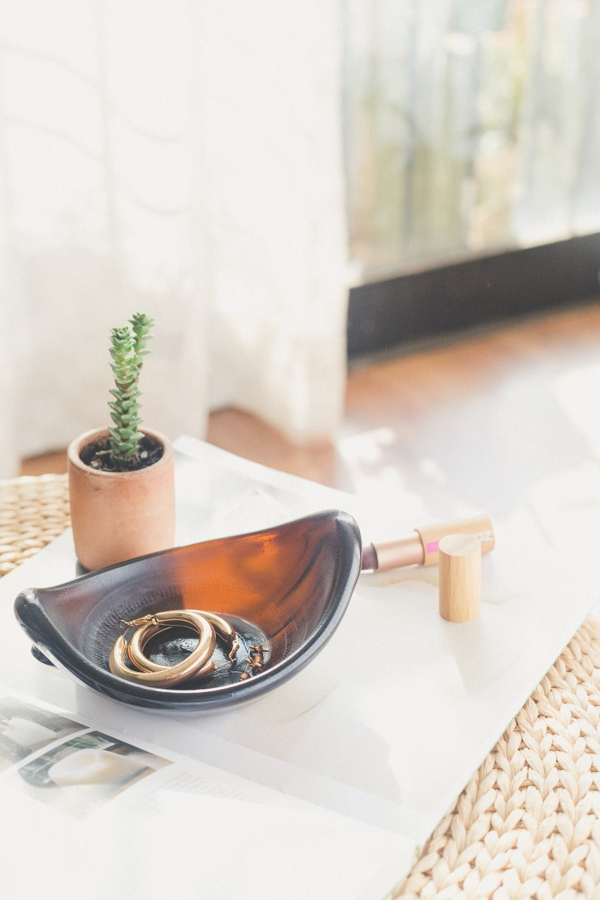 Pocillos canoa de vidrio reutilizado fundido